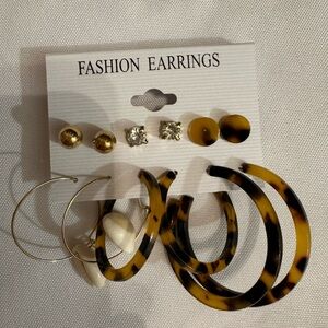 Women’s Fashion Earrings NWOT